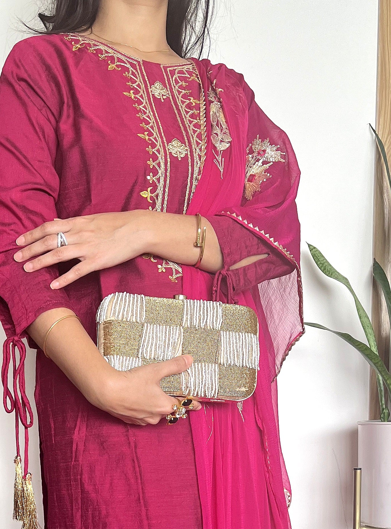 NOVA Pearl Golden Clutch